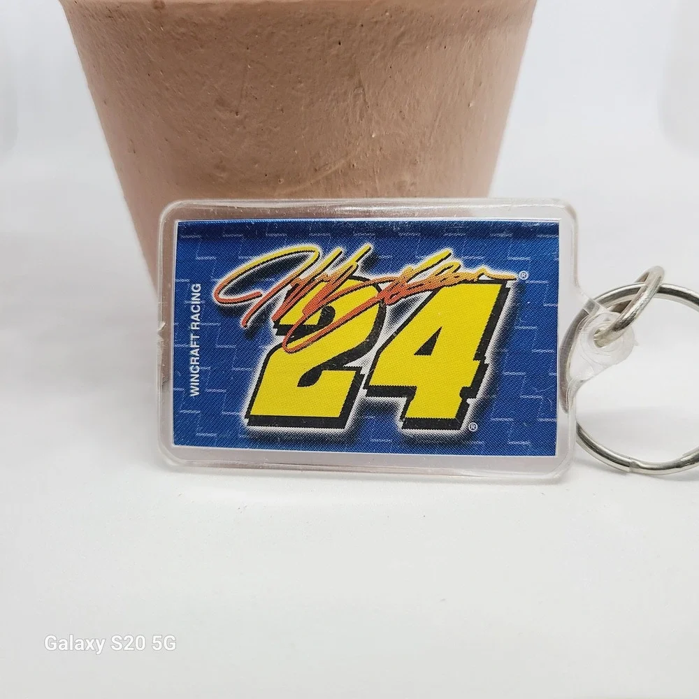 Jeff Gordon 24 NASCAR Racing Keychain 1998 Dupont Monte Carlo‎ Wingcraft Racing